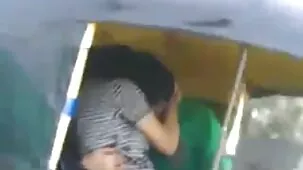 తండ్రి తన కుమార్తెను ముద్దుతో తెలుగు సెక్స్ న్యూ వీడియో ముద్దు పెట్టుకుంటాడు, చెడు తరగతులు కోసం ఆమెను శిక్షిస్తాడు